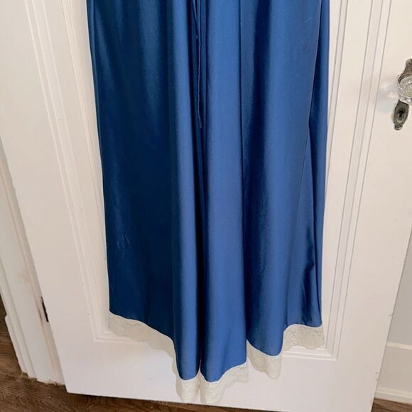 Vintage Shadowline Blue Short Sleeve Robe with Cream Lace Trim - Picture 5 of 9
